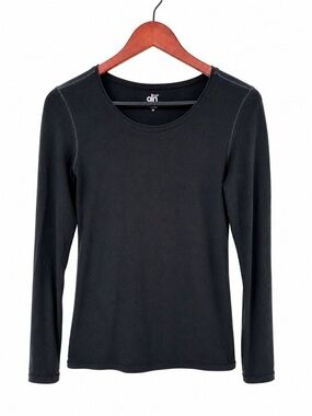 Black Performance Athletic Long Sleeve Workout Top Women's Medium Moisture Wicki